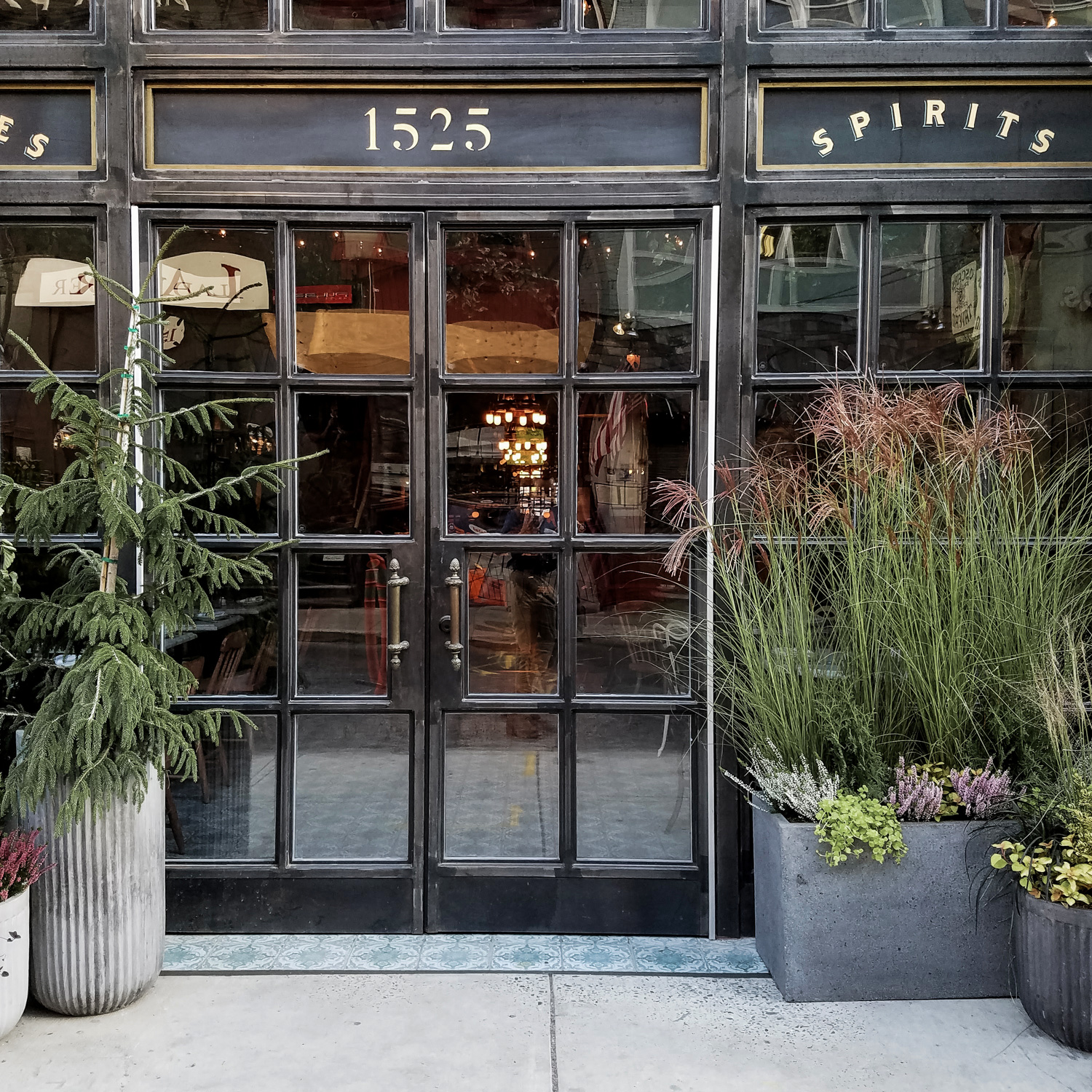 Exterior storefront of Harp & Crown